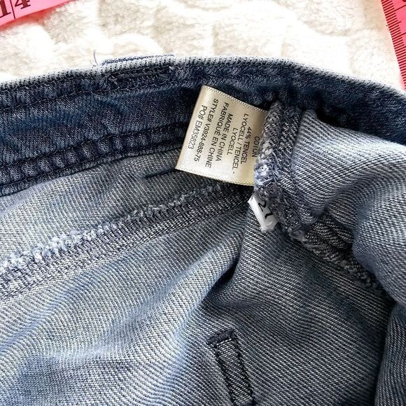 Denim mini skirt buttons light weight distressed frayed 27 4 - Picture 3 of 6